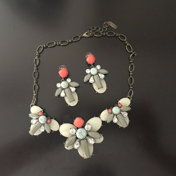 BaubleBar matching necklace and earrings - Picture 2 of 2